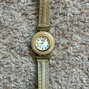 Swanie‎ women’s vintage tan/gold adjustable genuine leather bracelet watch OS